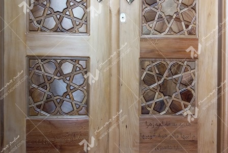 درب ورودی تمام چوب مسجد امام سجاد خیابان طبرسی مشهد