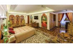 پارتیشن چوبی شیشه رنگی قواره بری هتل قصر طلایی مشهد