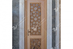 درب چوبی سنتی گره چینی چوب راش و گردو مسجد حضرت فاطمه(س)- نخجوان - جمهوری آذربایجان