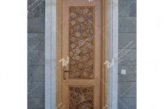 درب چوبی گره چینی سنتی با چوب گردو و راش مسجد حضرت فاطمه(س)- نخجوان - جمهوری آذربایجان