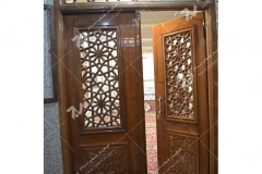 (7) درب چوبی گره چینی مشبک مسجد و مجتمع فرهنگی حضرت علی اصغر (ع) دانش- مشهد مقدس