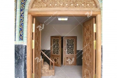 (5) درب چوبی سنتی گره چینی توپر و مشبک مسجد دانشگاه آزاد قوچان