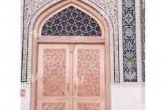 (8) درب چوبی گره چینی تند ده مسجد دانشگاه آزاد شاهرود