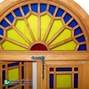 پنجره ارسی شیشه رنگی چوبی صنایع چوب ساج مدل W200